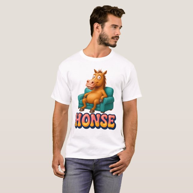 Camiseta Divertido Meme de Caballo Honse Sentado en Sofá (Anverso completo)