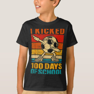 Camiseta Divertido pateé 100 días de fútbol escolar día 100