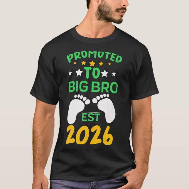 Camiseta Divertido Promovido A Gran Hermano 2026 Pronto Ser (Anverso)