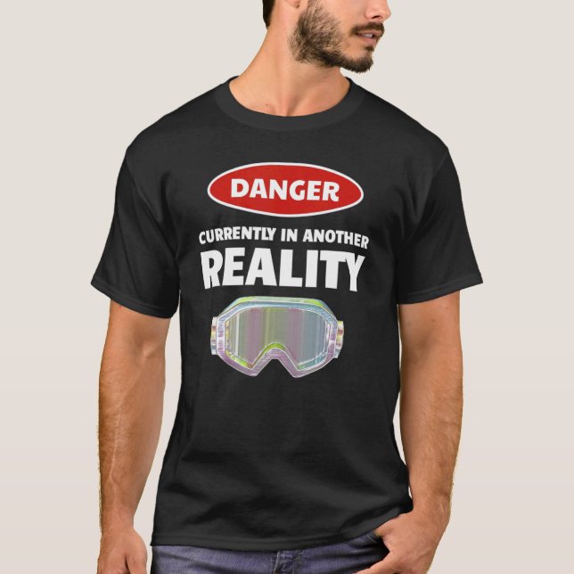 Camiseta Divertido VR Gamer Peligro de Realidad Virtual En  (Anverso)