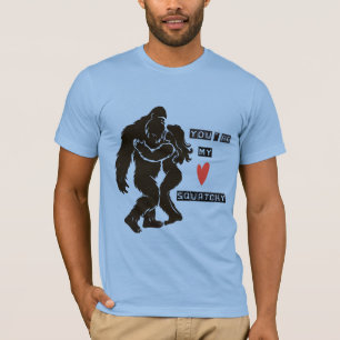 Camiseta Diviértete BigFoot “Eres mi Squatchy” Pareja Román