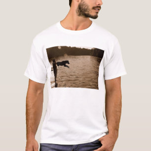Camiseta Dixie que salta del muelle
