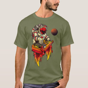 CAMISETA DJ ASTRONAUT EN EL ESPACIO PARA AMANTES DE TECHNO