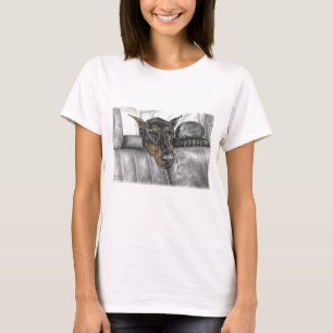 Camiseta Doberman en auto