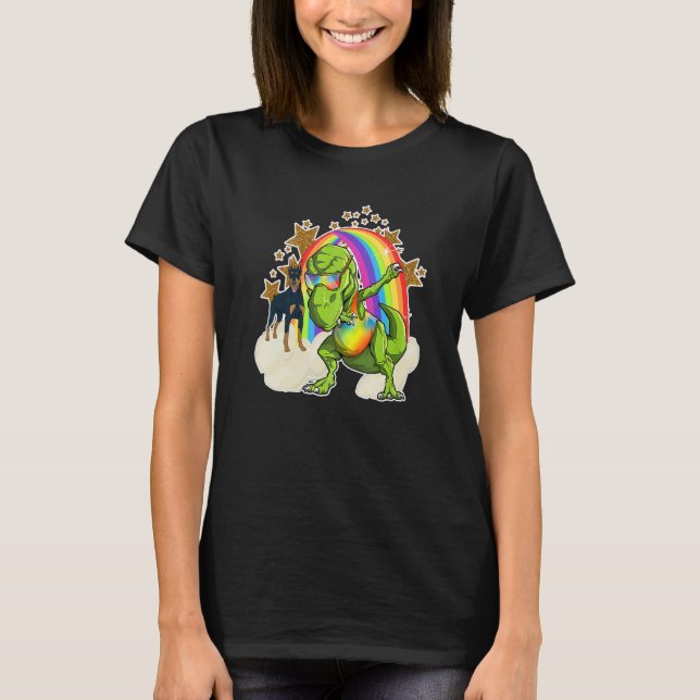 Camiseta Doberman Pinscher Cabalga Nube de Arcoíris Junto a (Anverso)