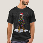Camiseta Doberman Pinscher Santa Christmas Tree Enfoca Navi<br><div class="desc">Doberman Pinscher Santa Christmas Tree Enfoca regalos de Navidad</div>