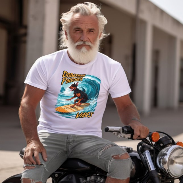 Camiseta Doberman Pinscher Surfer Riding Tropical Wave (Subido por el creador)