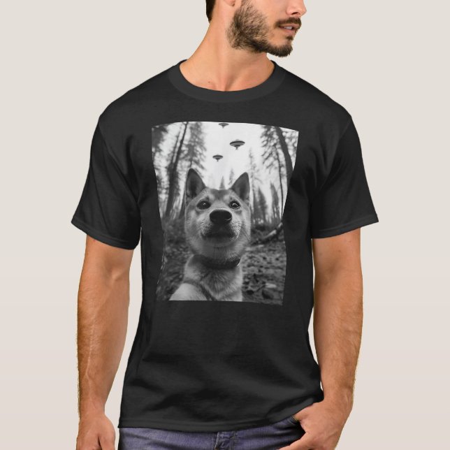 Camiseta Dog Mom Dad - Funny Alien Selfie Shiba Inu UFO (Anverso)