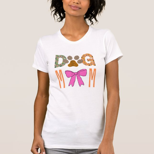 Camiseta Dog Mom Leopard Paw Print/ Cute Dog Lover Apparel  (Anverso)