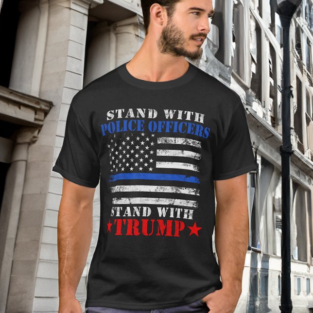 Camiseta Donald Trump 2024 se enfrenta a oficiales de polic (trump 2024 pro police t-shirt)