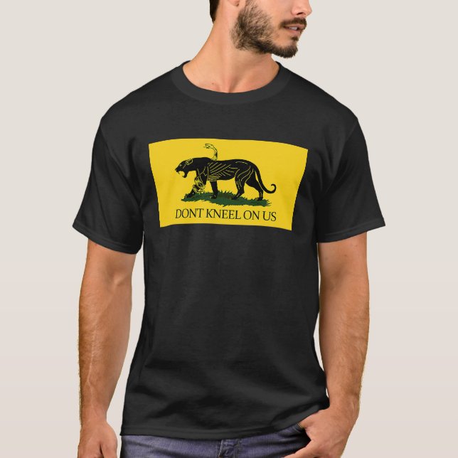 Camiseta DONT KNEEL EN LA serpiente de pantera negra de la  (Anverso)