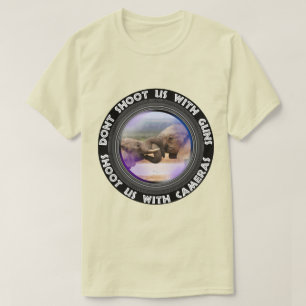 Camiseta Don't Shoot Us Elephant Tug of War
