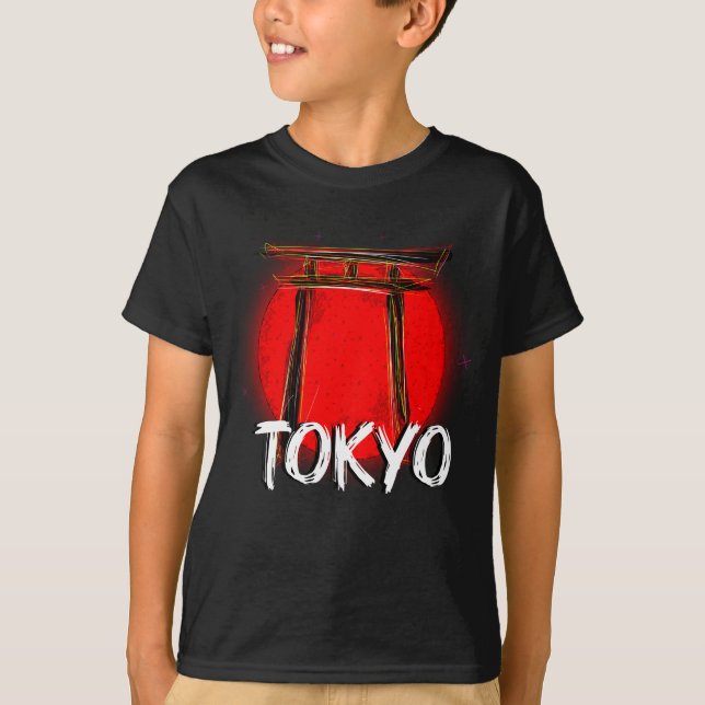 Camiseta Doodle de Tokio: La majestuosidad del torii frente (Anverso)