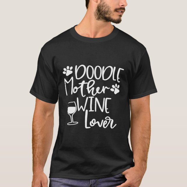 Camiseta Doodle Mom Wine Women Dog Goldendoodle Graphic (Anverso)