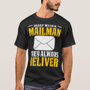 Camiseta Dormir Con Un Trabajador Postal De Mailman Novelt