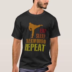 Camiseta Dormir Taekwondo Repetir diseños de Karate 1