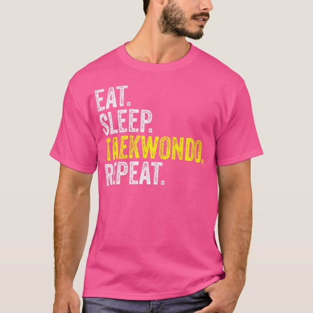 Camiseta Dormir Taekwondo Repitiendo marcial de entrenamien (Anverso)