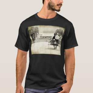 Camiseta Dos carruajes Amish sepia camino rural