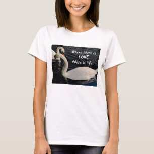 Camiseta Dos cisnes en el lago con mensaje de amor