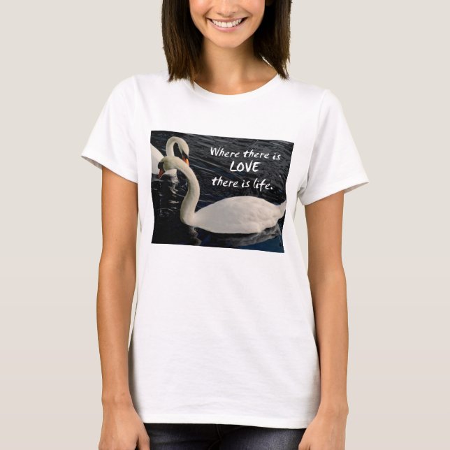 Camiseta Dos cisnes en el lago con mensaje de amor (Anverso)