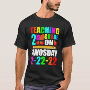 Camiseta Dos Días 02-22-2022 Divertida Fecha Martes 2 De Fe