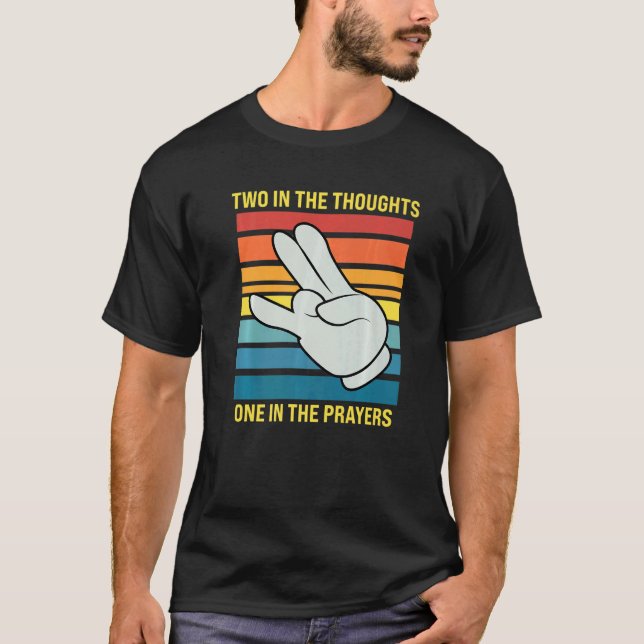 Camiseta Dos En Los Pensamientos Uno En El Sombrerero De La (Anverso)