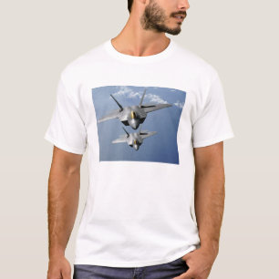 Camiseta Dos rapaces F-22 vuelan sobre el Océano Pacífico