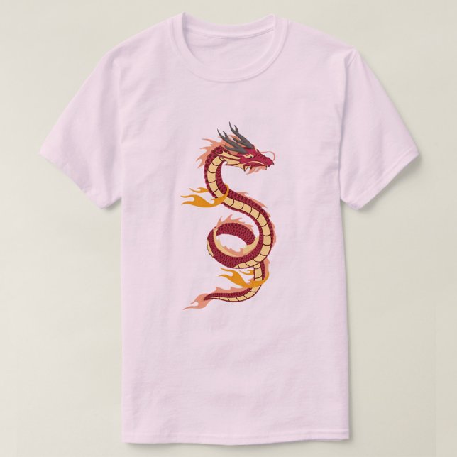 Camiseta Dragón asiático (A pink t-shirt with a red and yellow dragon design on the front. The dragon is coiled in an S-shape.)