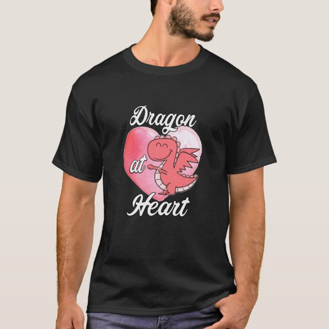 Camiseta Dragón Cuto En La Novedad Medieval De Fantasy Hear (Anverso)