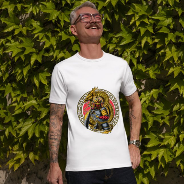Camiseta Dragón dorado japonés y guerrero samurai (Subido por el creador)