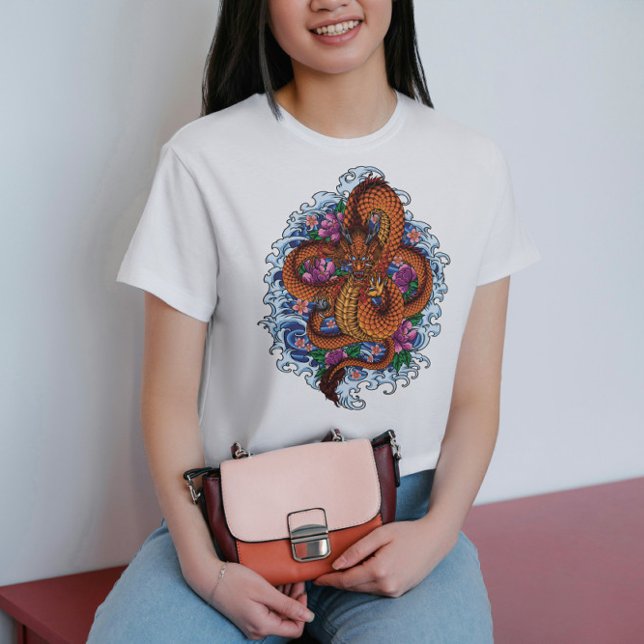 Camiseta Dragón en medio de las olas y flores (Subido por el creador)
