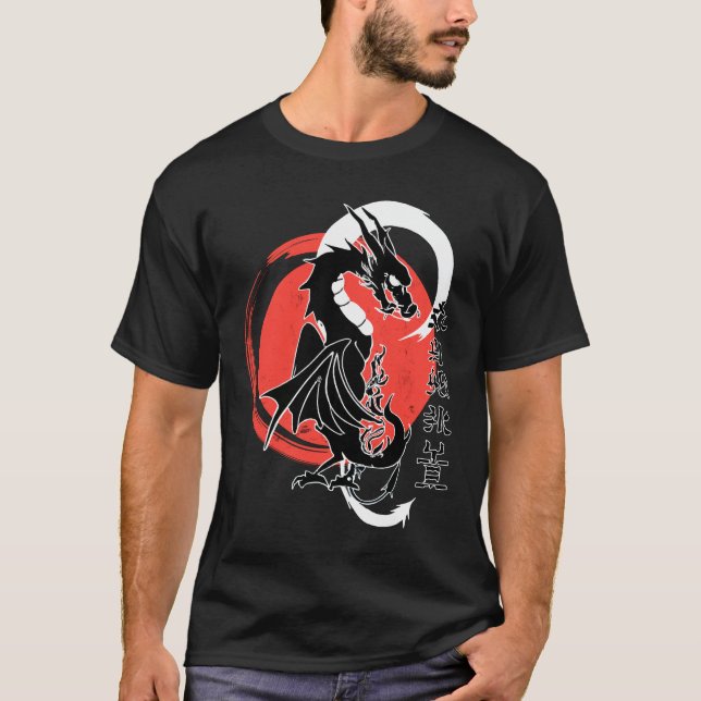 Camiseta dragón negro, luna roja (Anverso)