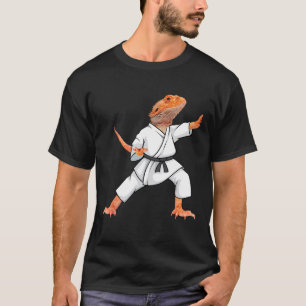 Camiseta Dragones con barba divertidos haciendo Karate Samu
