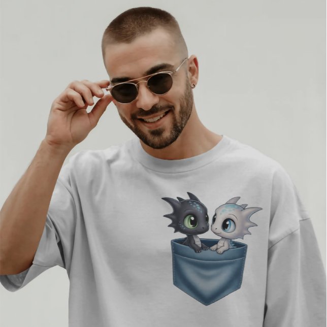 Camiseta Dragones de fantasía en bolsillo | Baby Dragon Duo (Toothless.LightFury.HTTYD.HowToTrainYourDragon.DragonLovers.CoupleShirts.BestFriendTees)