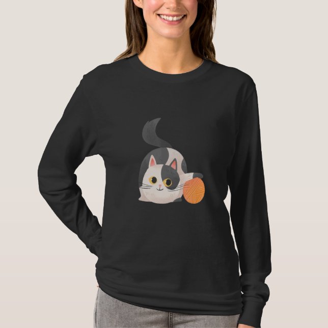 Camiseta Drawn Cute Cat Playing (Anverso)