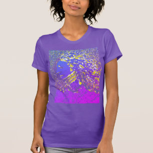 Camiseta "Dreamer Chica" en Magenta Purple-blue Gold Design