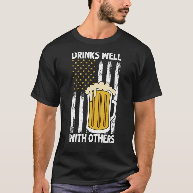 Camiseta drinks well with others women drinks well with oth (Anverso)