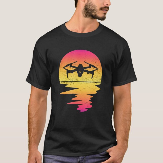 Camiseta Drone Llega Al Piloto De Drones Al Atardecer (Anverso)