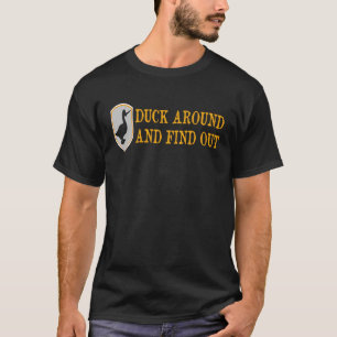 Camiseta Duck Around And Find Out   Duck Meme With Knife