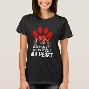 Camiseta Dueño de gato UN GATO BENGALÍ HA CAPTURADO MI CORA