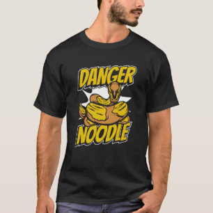 Camiseta Dueño de serpiente de fideos peligrosos Snack Bana