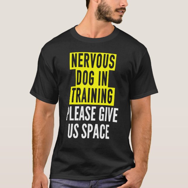 Camiseta Dueños de perros nerviosos y perros reactivos en b (Anverso)