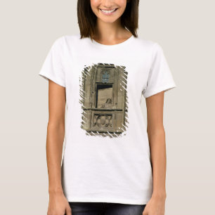 Camiseta Dummy window in the entrance facade with a figure