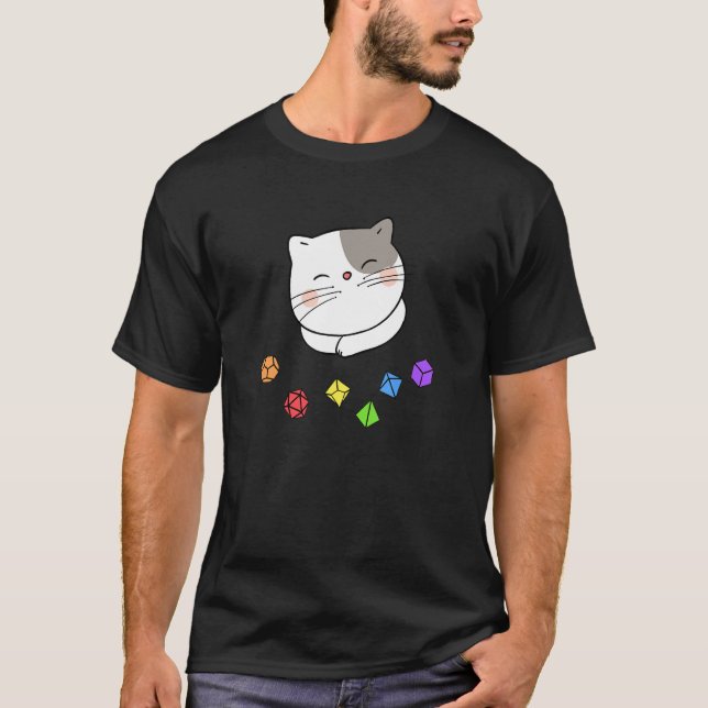 Camiseta Dungeon Meowster Y Nerdy Cat Polyhedral Dice Set (Anverso)
