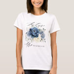 Camiseta Dusty Marina Azul Champagne Marfil Novia Floral<br><div class="desc">Duste madre floral azul de la camiseta de la novia con elegante ramo de azul marino, azul real , blanco , oro, marfil de champán, rosa de color rubor , brotes de flores de ranunculus y hojas de eucalipto verde salado y elegante ramo de acuarela. Comuníquese conmigo para obtener ayuda...</div>