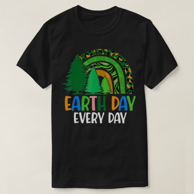 Camiseta Earth Day Every Day Pine Tree 2022 Rainbow Earth L (Diseño del anverso)
