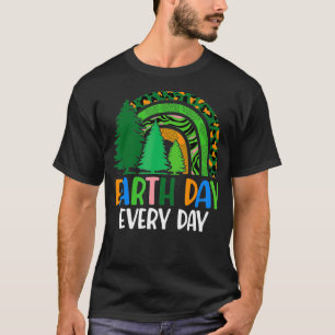 Camiseta Earth Day Every Day Pine Tree 2022 Rainbow Earth L