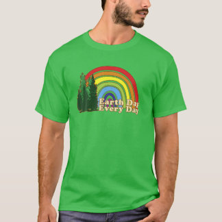 Camiseta Earth Day Everyday Rainbow Pine Tree Design