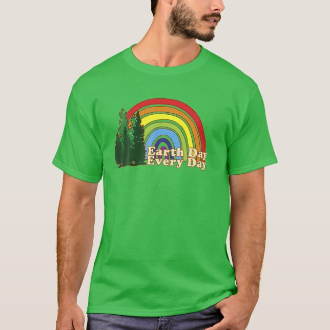 Camiseta Earth Day Everyday Rainbow Pine Tree Design (Anverso)