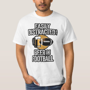 Camiseta Easily Distracted by Beer and Football T-Shirt